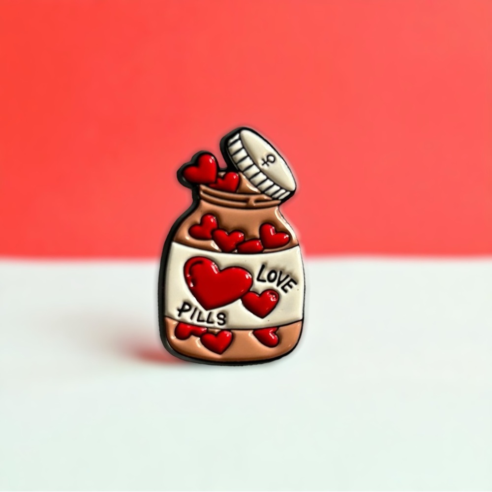 Love Pills Jar Enamel Pin – Cute Red Heart Bottle Lapel Pin